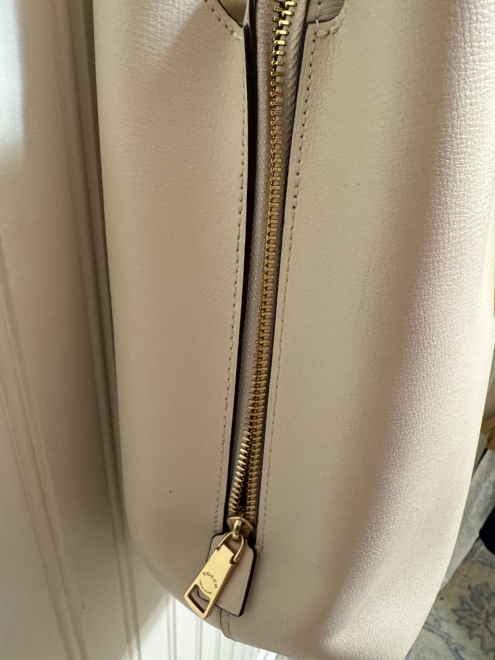 Coach Cream Leather Tote with Gold Logo - Picture 6 of 8
